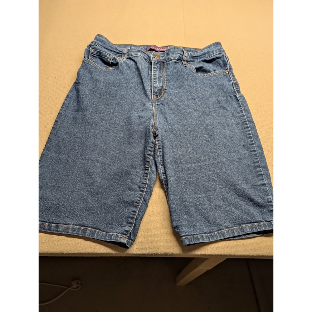 Gloria Vanderbilt Women's Shorts Size 12 Jeans Stretch Bermuda